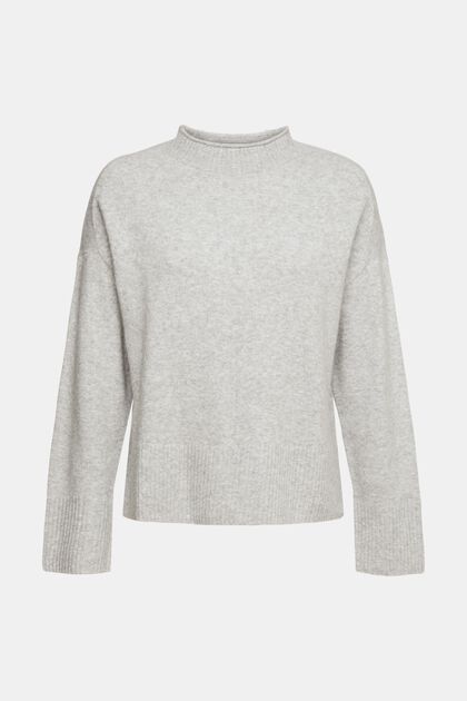 Con lana: pullover soffice con collo alto