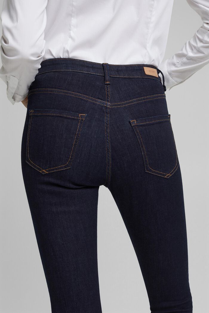 In materiale riciclato: jeans modellanti con cotone biologico, BLUE RINSE, detail image number 2
