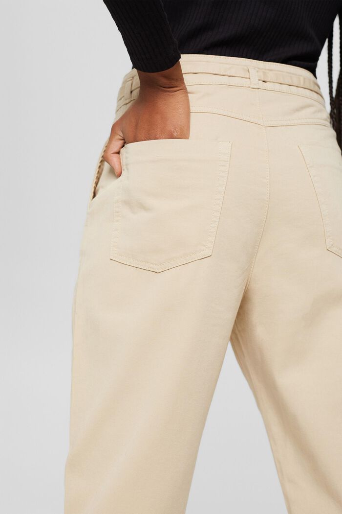Pantaloni con pieghe in vita e cintura, cotone Pima, BEIGE, detail image number 5