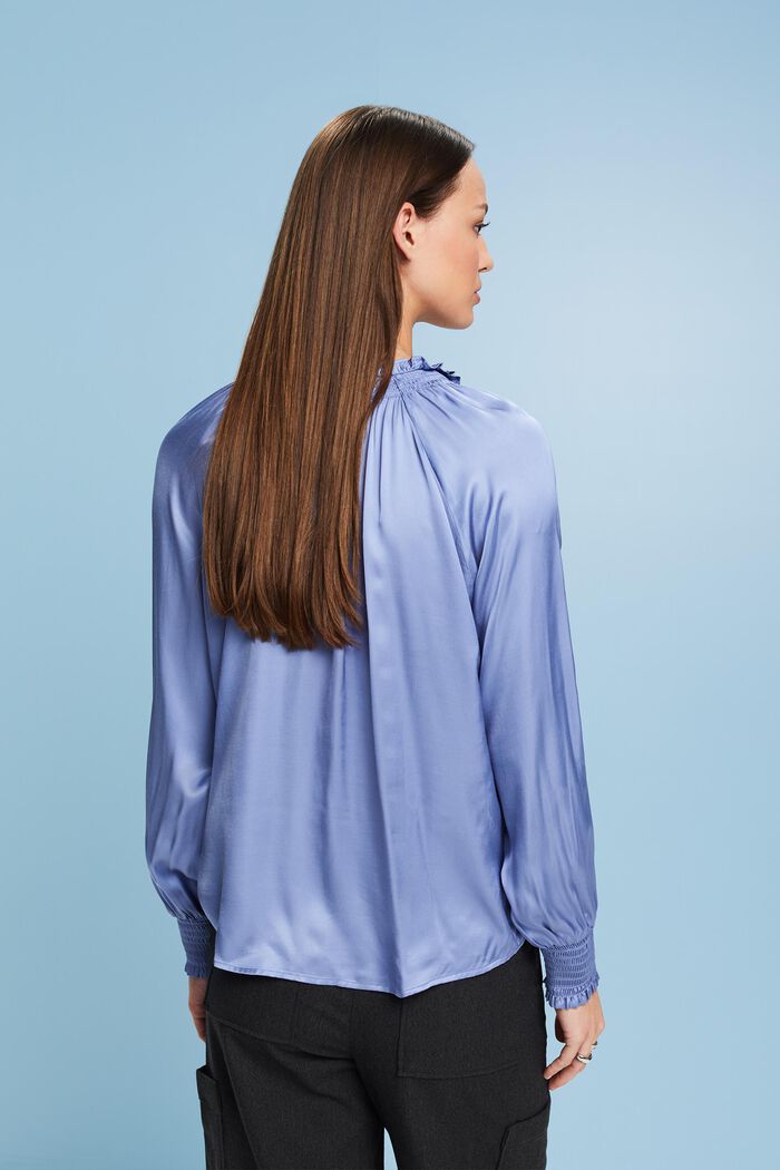 Blusa in raso arricciata con scollo a V, BLUE LAVENDER, detail image number 2