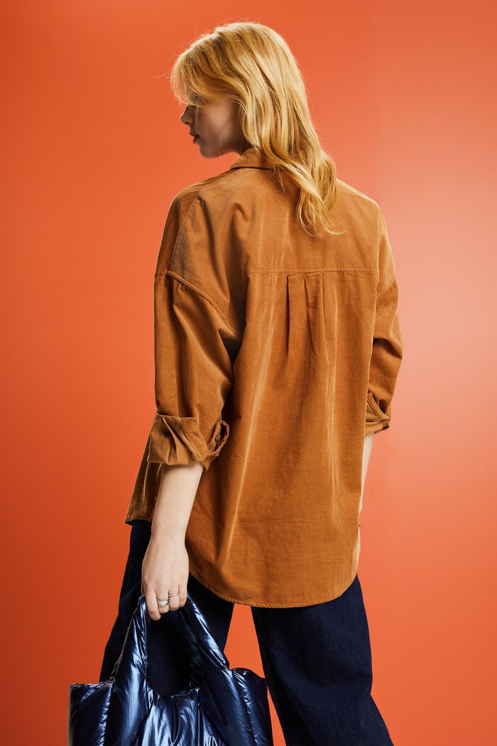 Camicia blusata oversize in velluto, CARAMEL, detail image number 3