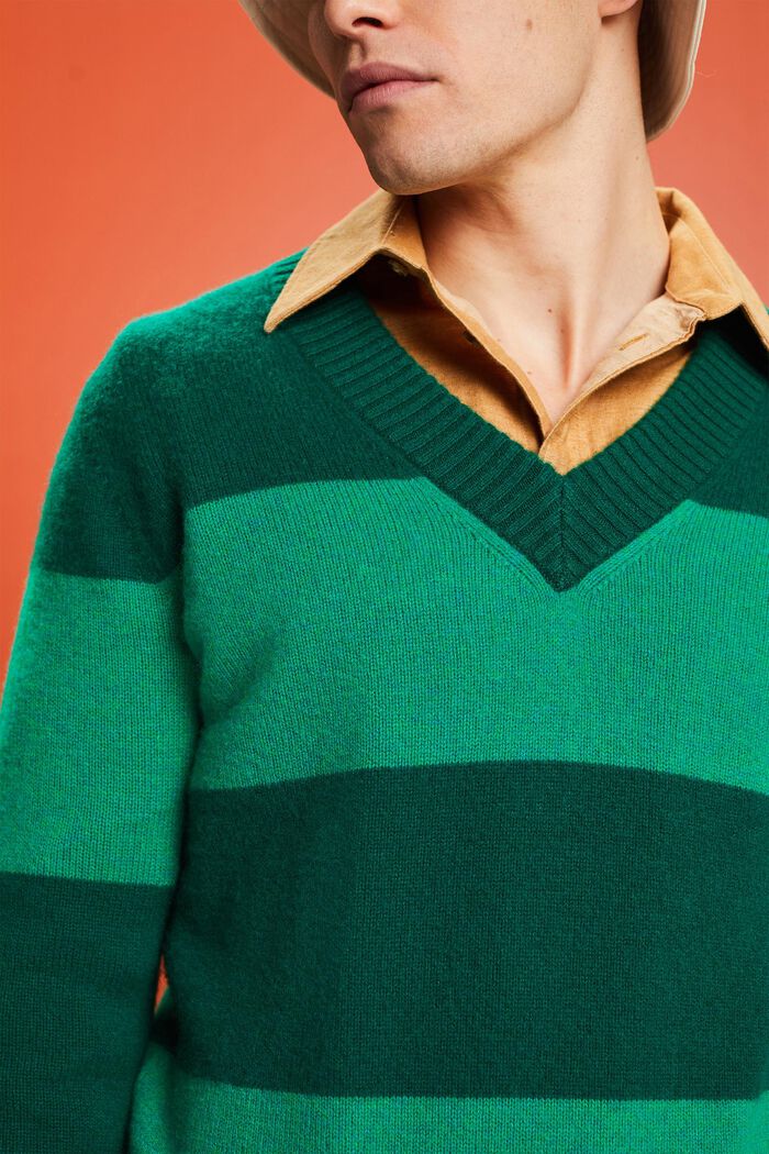 Maglione in cachemire a righe rugby con scollo a V, EMERALD GREEN, detail image number 2