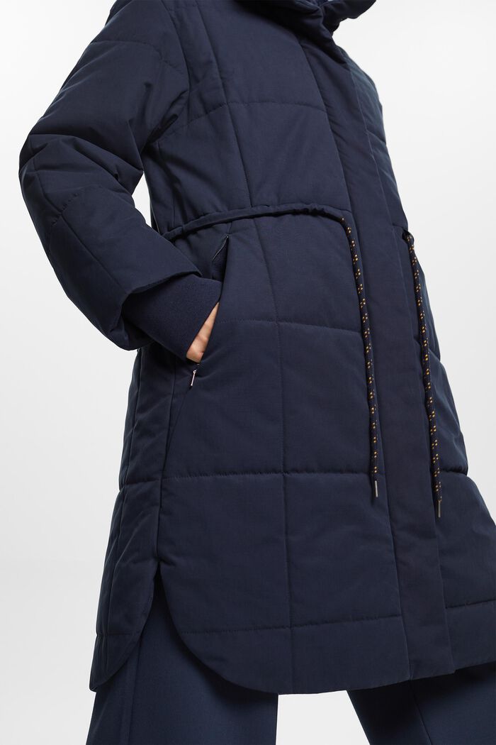 Riciclato: cappotto trapuntato con fodera in pile, NAVY, detail image number 0