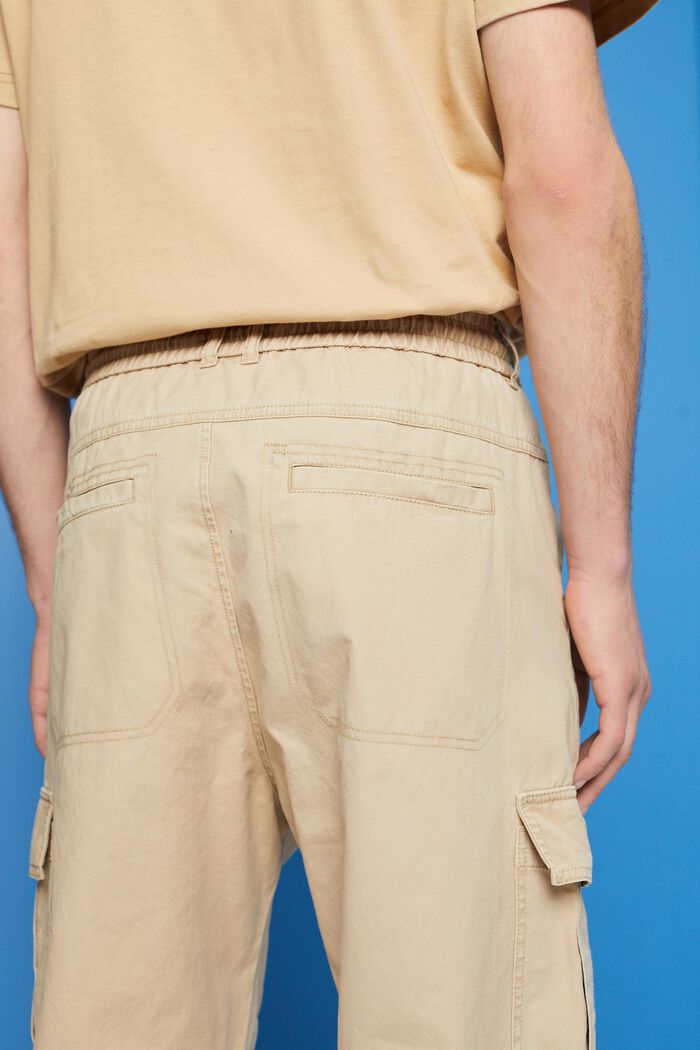 Pantaloni cargo in cotone stile jogger con gamba affusolata, SAND, detail image number 4