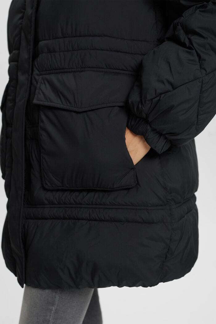 In materiale riciclato: cappotto trapuntato con cappuccio, BLACK, detail image number 2