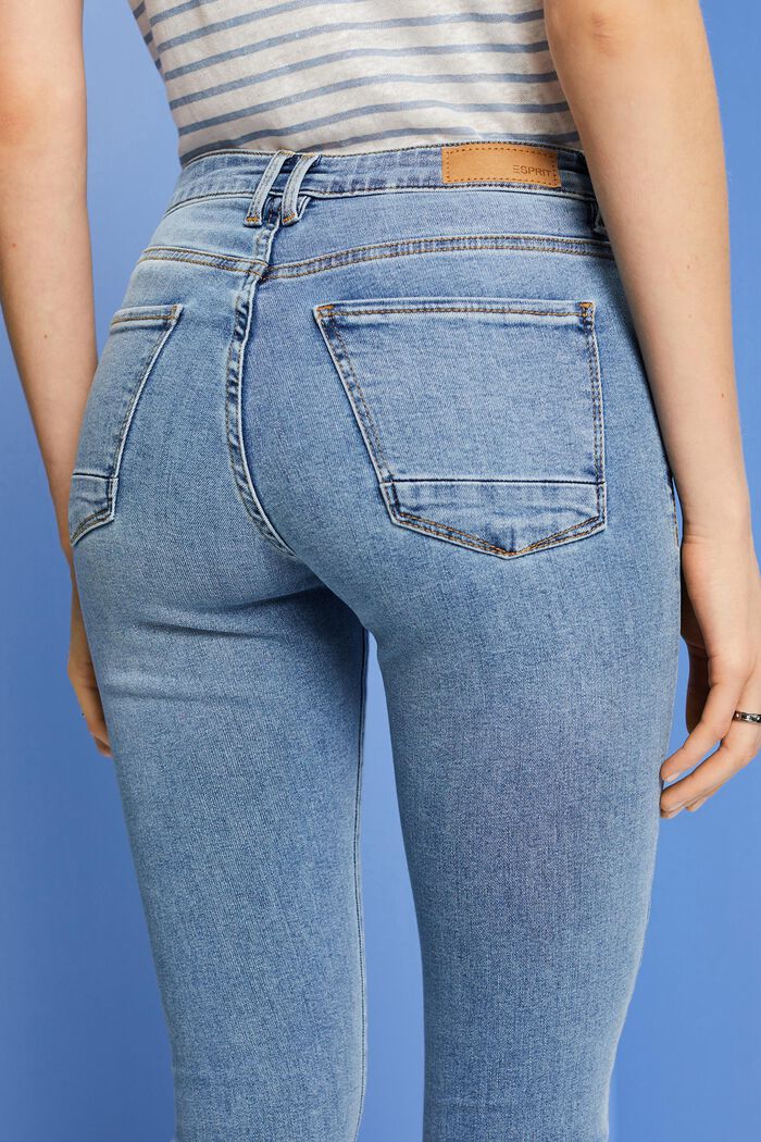 Jeans slavati con cotone biologico, BLUE LIGHT WASHED, detail image number 2