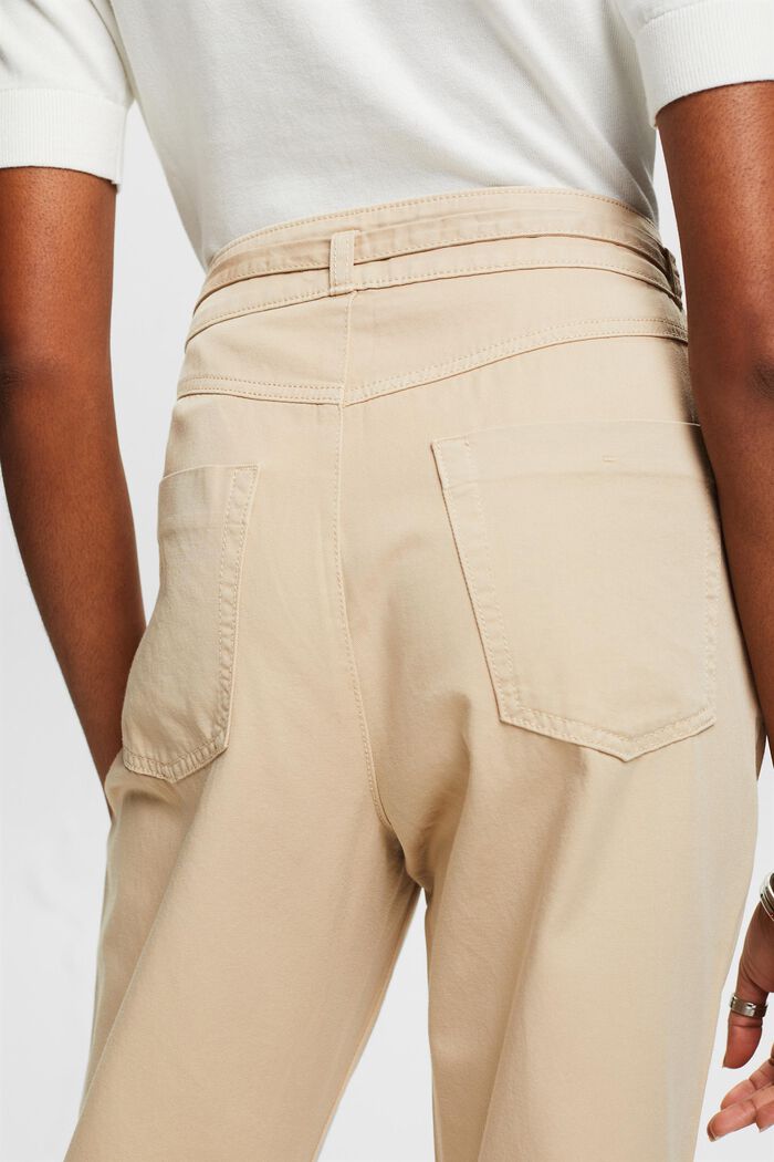 Pantaloni con pieghe in vita e cintura, cotone Pima, BEIGE, detail image number 3