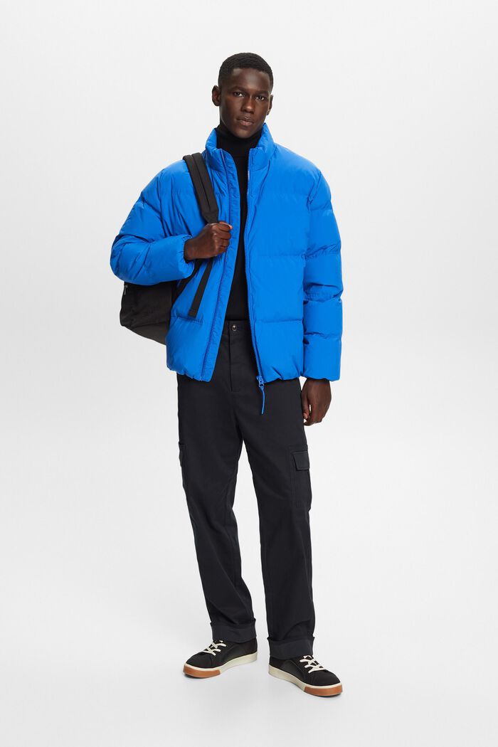 Riciclato: giacca trapuntata con piuma d'oca, BRIGHT BLUE, detail image number 0