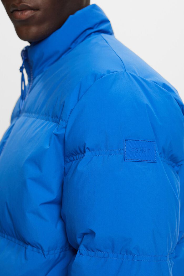 Riciclato: giacca trapuntata con piuma d'oca, BRIGHT BLUE, detail image number 1