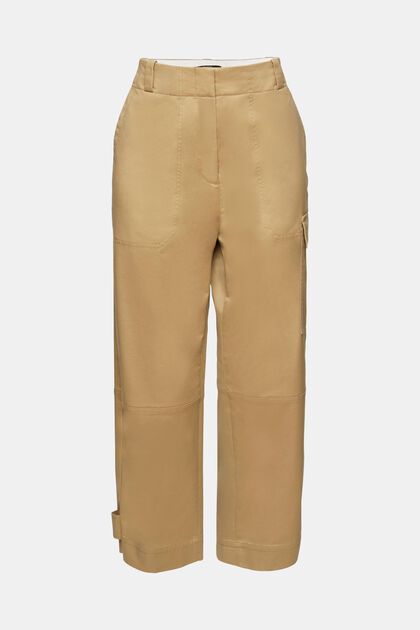 Pantaloni cropped stile cargo