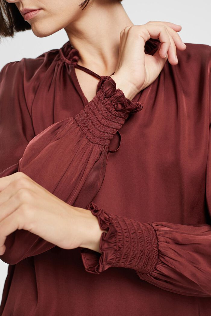 Blusa in raso con colletto arricciato, LENZING™ ECOVERO™, BORDEAUX RED, detail image number 0
