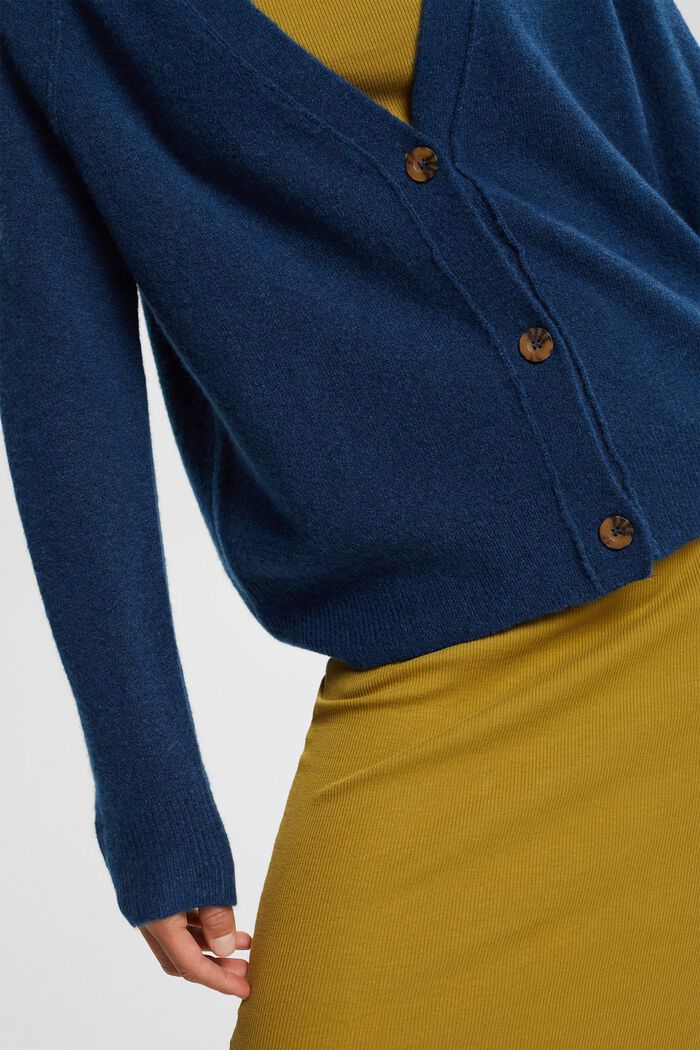 Con lana: cardigan con scollo a V, PETROL BLUE, detail image number 0